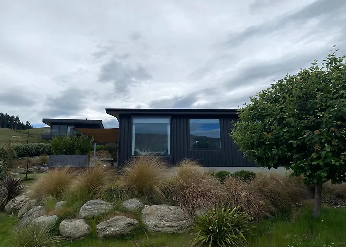 Karearea Views - * Wanaka